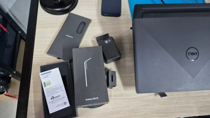 Embalagem Samsung Galaxy S25 fe
