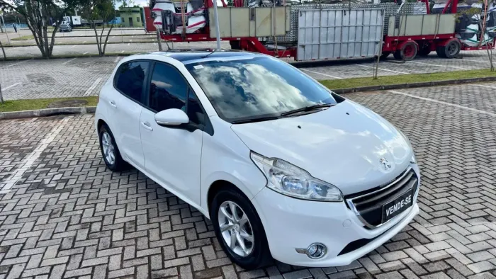 Peugeot 208 Allure 1.5 Flex 8V 5P 2015