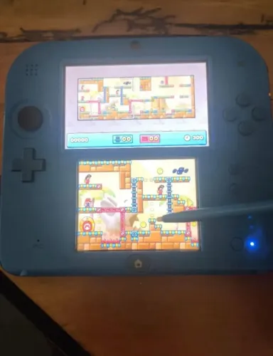 VENDO OU TROCO NITENDO 2DS DESBLOQUEADO CONSERVADO E CARREGADOR ORIGINAL!!