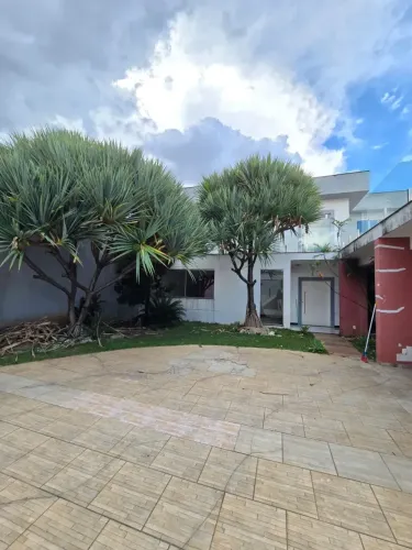 Excelente casa c/ 3 quartos c/ suite c/ 06 vagas garagem B. Industrial - Contagem MG