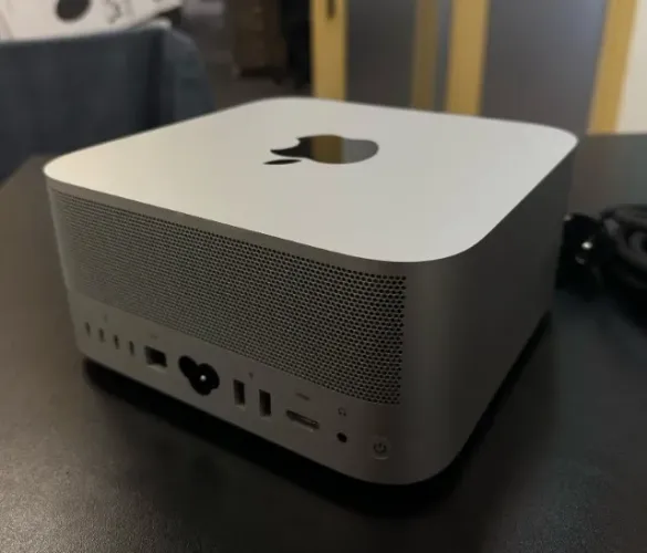Mac Studio (2022) - Apple M1 Max | 32 GB RAM | 512 GB SSD