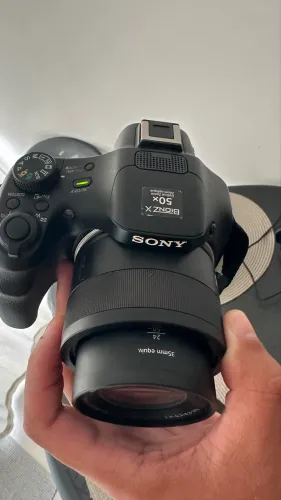 Câmera compacta HX400V com zoom ótico de 50x