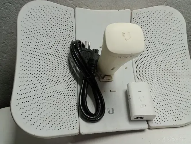 1 Antena via rádio Ubiquiti LiteBeam AC Gen2 Completa Usada