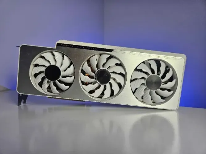 RTX 3090 24GB Gigabyte Vision
