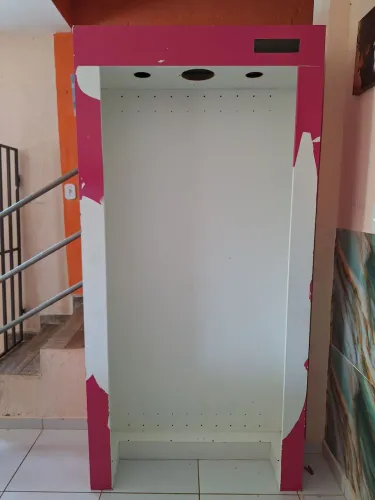 Vendo uma estrutura de cabine de bronze