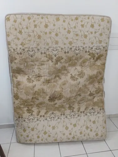 Doação de colchão de molas casal 
