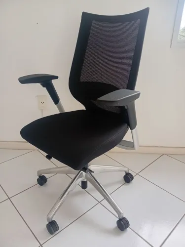 Cadeira de escritório Giroflex 