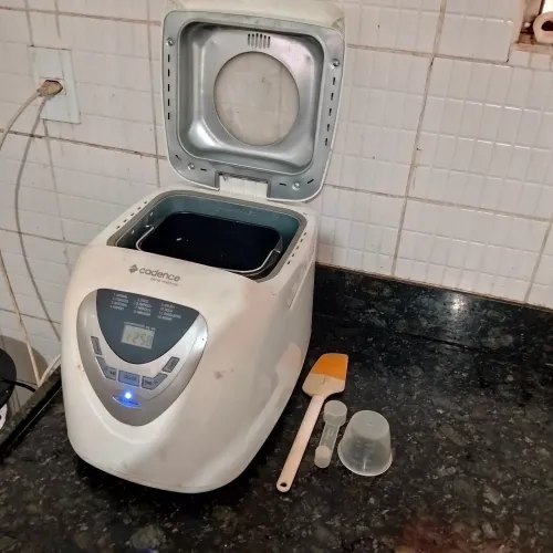 Máquina de Pão Cadense