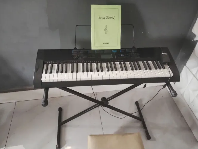 Casio CTK-1200 - Teclado para iniciantes