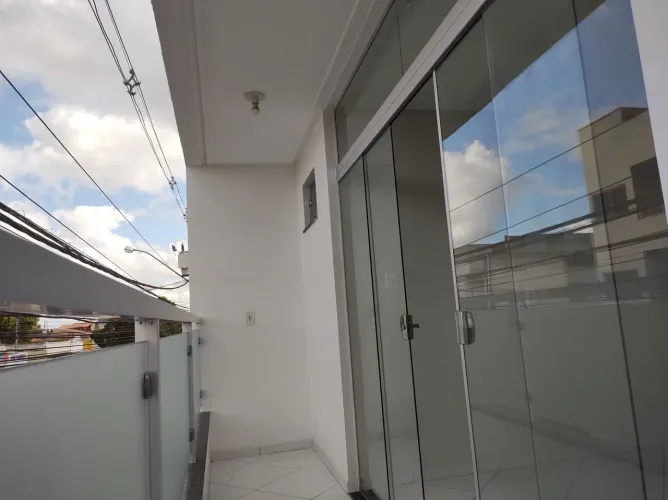 Alugo apartamento no centro  de Eunapolis proximoà faculdade Pitágoras, com tudo, incluso.