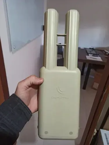 (AP) externo MikroTik OmniTIK U-5HnD. 