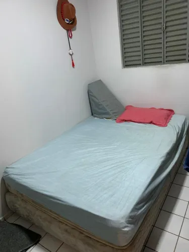 VENDO CAMA CASAL PADRÃO/ MOLA ENSACADA/ NAO ESTA QUEBRADA