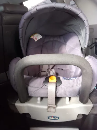 Bebê conforto com suporte