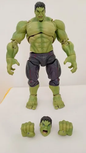 HULK SHIFIGURARTS GUERRA DE ULTRON