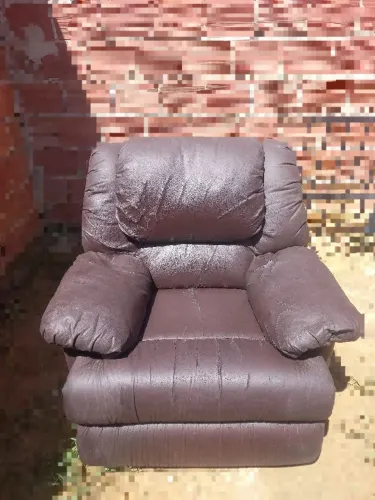 Estou vendendo essa Poltrona de couro