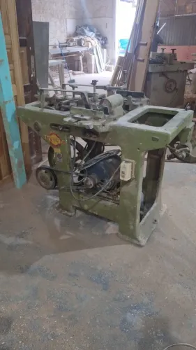 Furadeira de VENEZIANA com motor. Marca Invicta