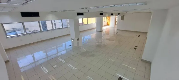 vende-se sala comercial Rua Visconde de Inhauma,120m²