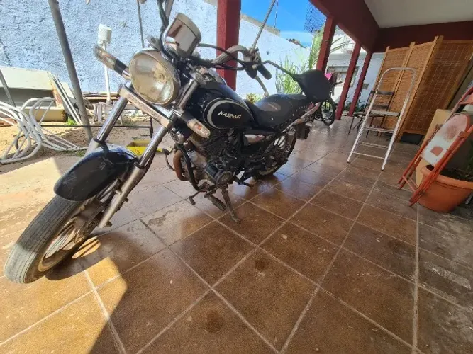 KASNKI MIRAGE 150 PRETA EM BOAS CONDIÇÕES 