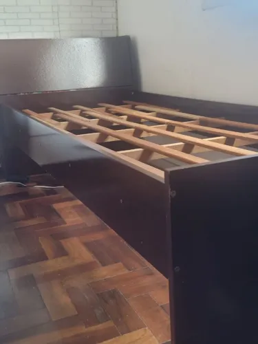 Cama solteiro com baú