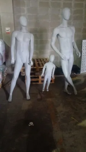 Manequim em ótimo estado