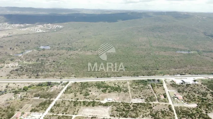 Propriedade com 373.Hectares, as margens da BR 232, entre Gravatá e Bezerros...Cód.5592