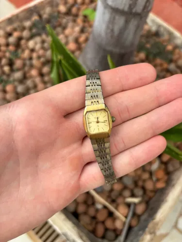 relógio citizen 1971 quartz feminino dourado
