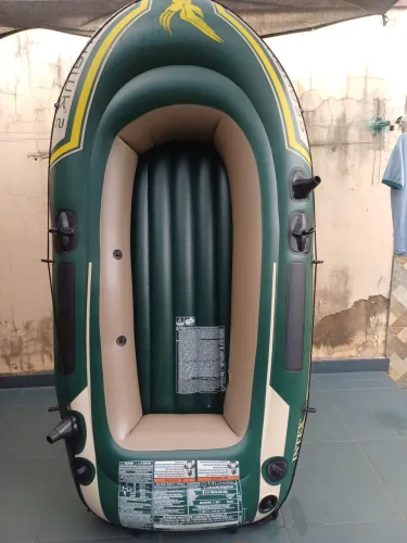 Bote inflavel para passeio e pesca