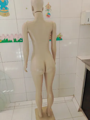 VENDA DE MANEQUIM INTEIRO