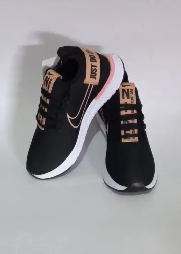 Tênis Nike Renew Feminino "Just Do It" Edition | Black & Rose Gold, Amortecimento Macio