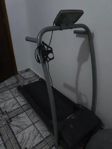 31749-070Esteira e bicicleta ergométrica