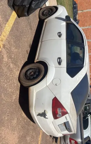 Carro Ford fiesta sed. Personnalite ano 2005