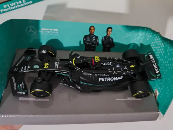 F1 Burago Russell #63 Mercedes Amg W14 2023 1:43 Miniatura