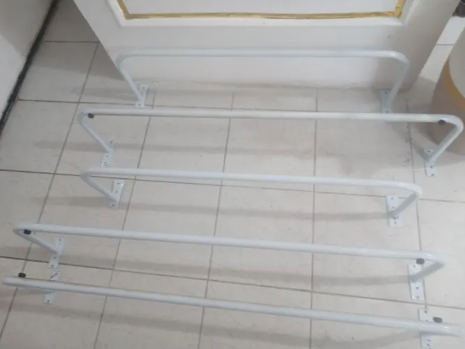 Vendo essas araras de roupa
