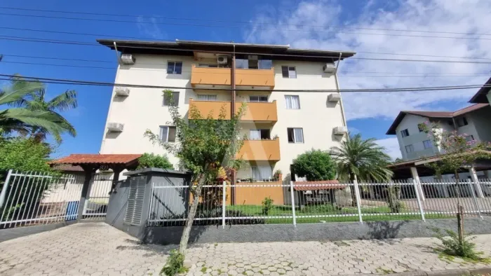 Apartamento semi mobiliado com 2 quartos e sacada no bairro Costa e Silva