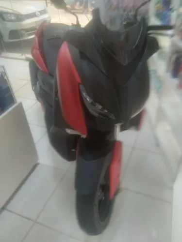 Vendo moto yamaha 250 automática