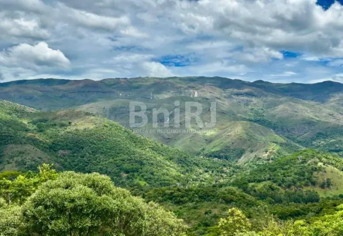 PARAÍSO NO VALE!