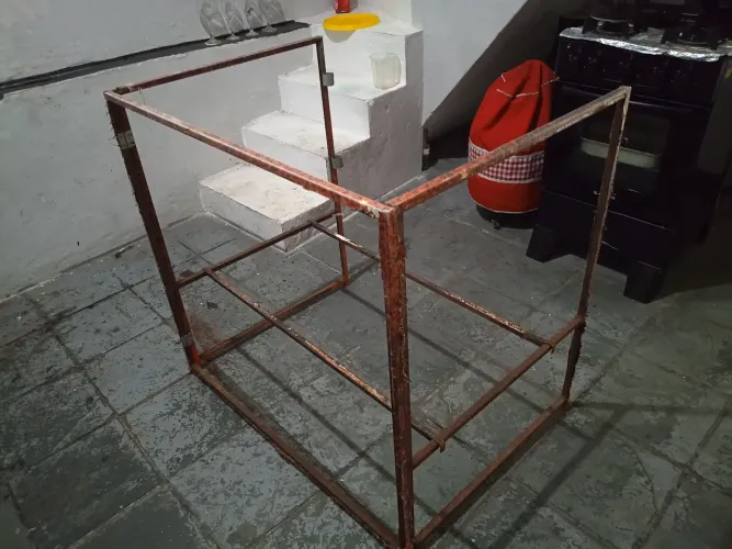 Barraca de ferro para isopor sem lona