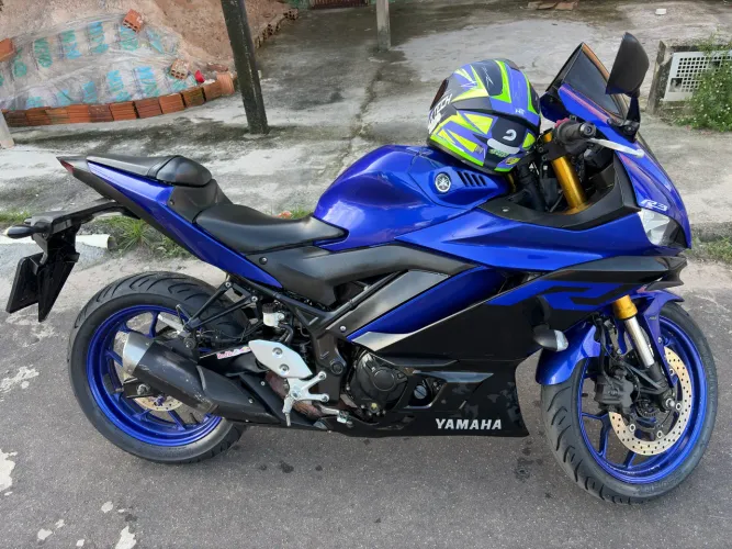 Vende-se Yamaha R3