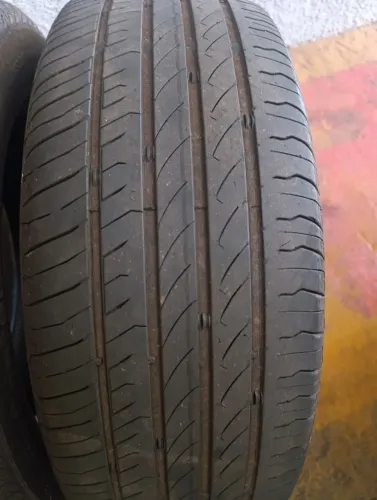 Pneus 205/60/16 semi-novo