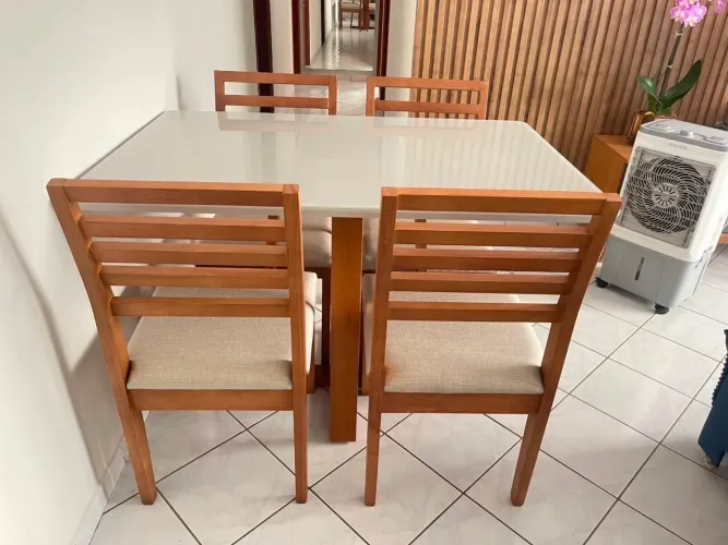 Mesa madeira 4 lugares