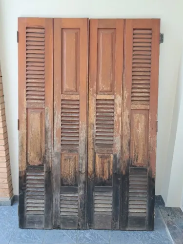 porta balcão de madeira