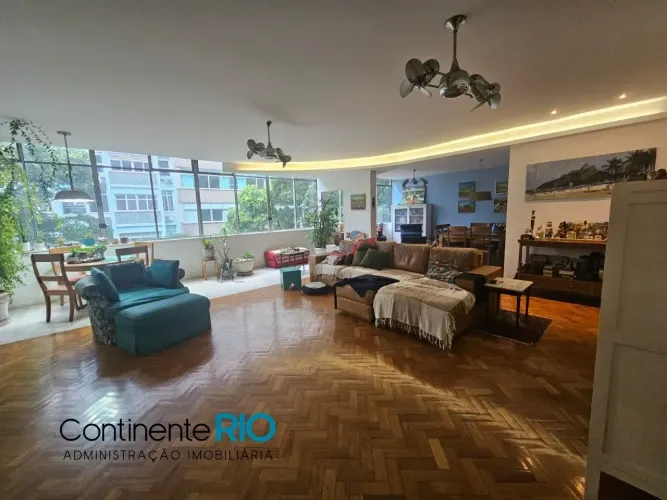 Venda em Copacabana - 4 quartos sendo 1 suíte - Rio de Janeiro - RJ