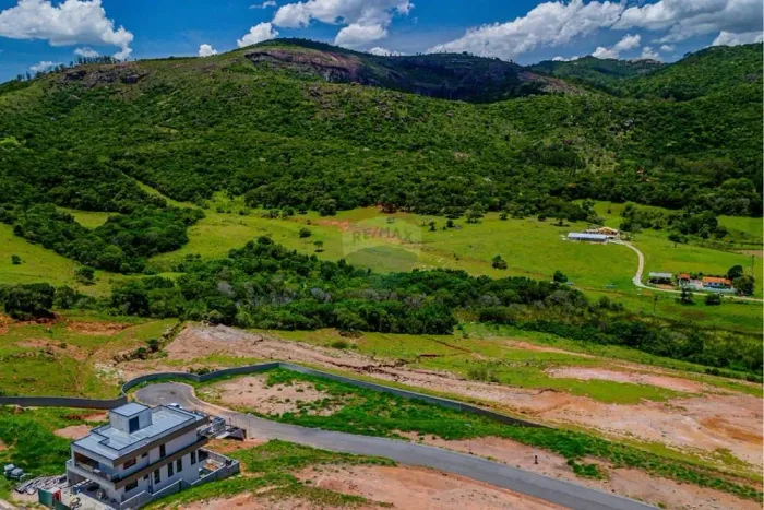 Terreno com vista! Oportunidade no Portal Lamis - Atibaia