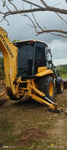 Vendo retroescavadeira