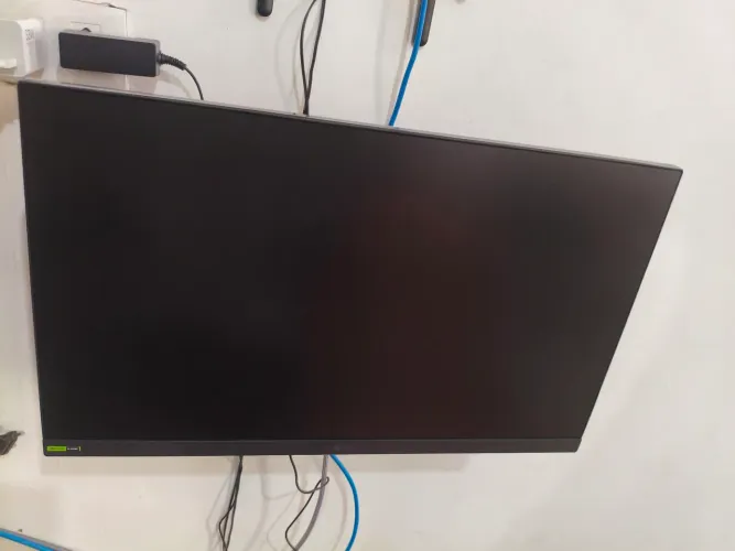 Monitor LG ultragear Ful HD 180Hz 1 MS