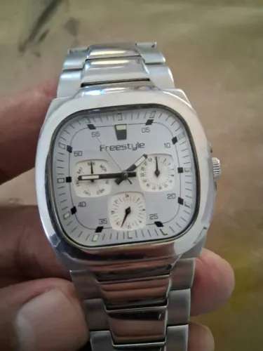 Vende-se Relógio de Aço da marca Freestyle