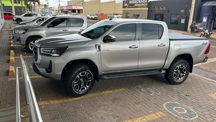 Toyota Hilux CD SRX 4X4 2.8 TDI 16V Diesel Aut. 2022