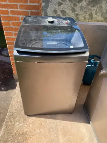 Máquina de lavar roupas 