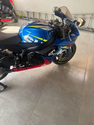 Suzuki GSX-R 750 Srad 2013/2014 - excelente estado / Pouco Rodada 