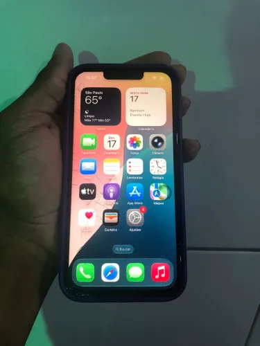 iPhone 13 apenas trincado pra vender logo